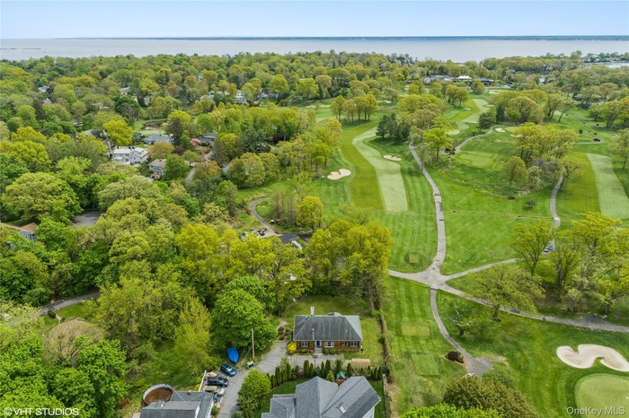 Welcome to 37 Old Post Lane in Mamaroneck