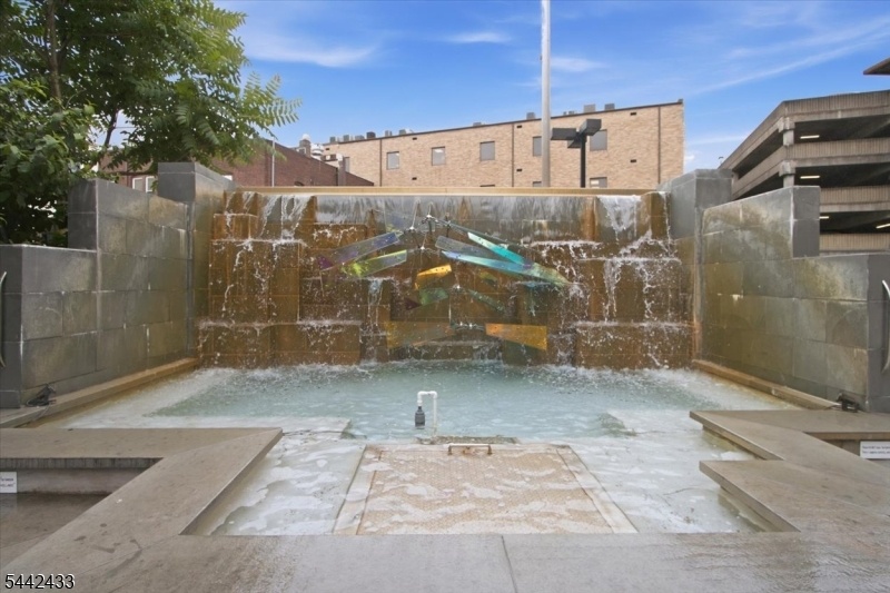 Summit Promenade Fountain