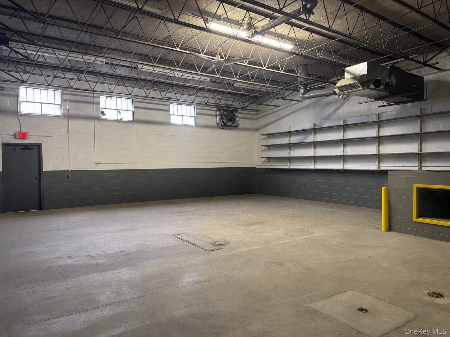 Garage Space (decluttered by AI)