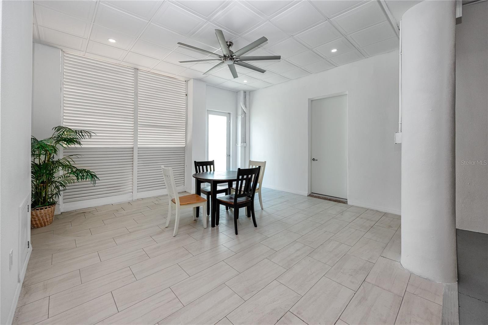 First floor flex space