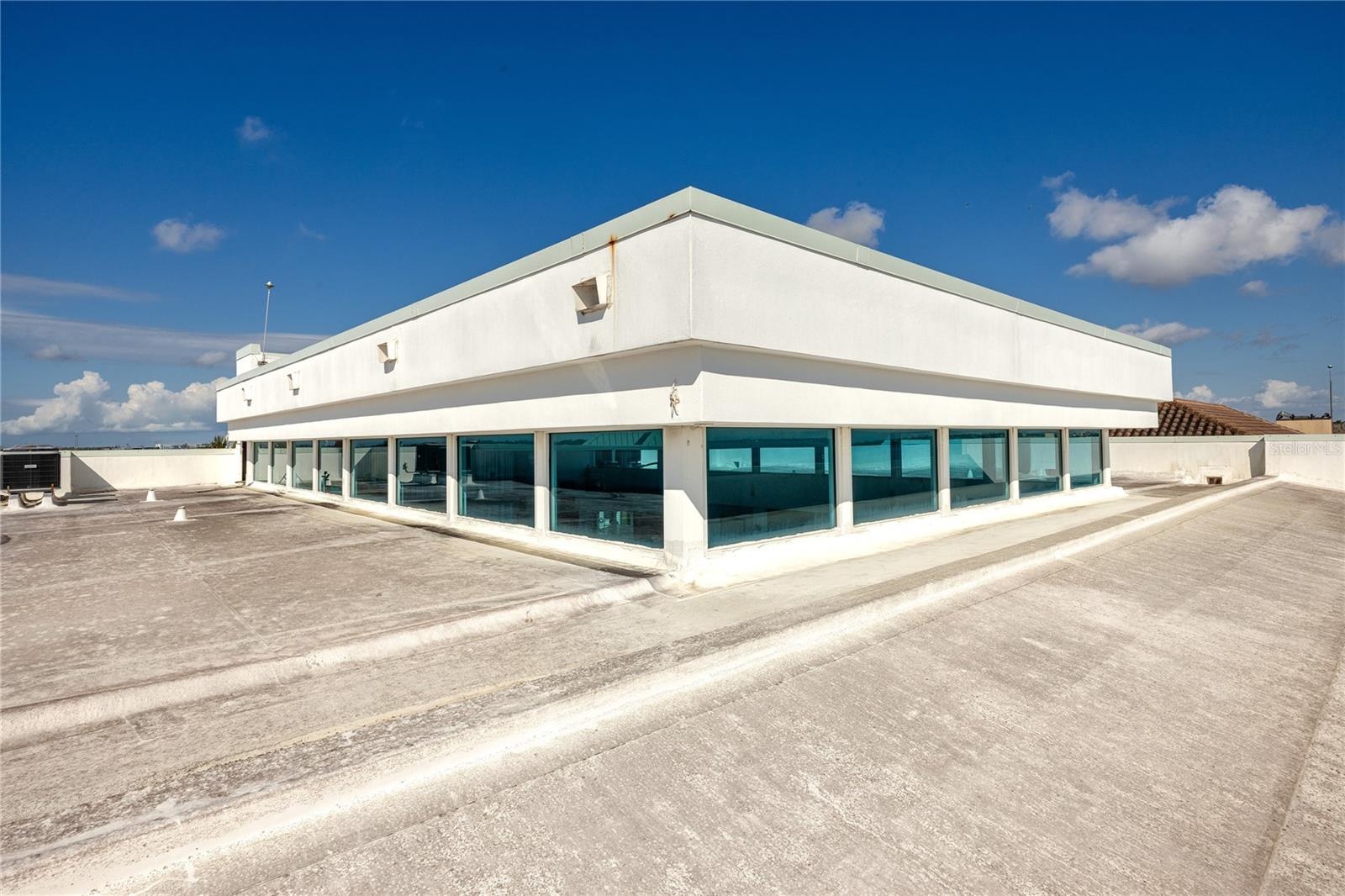 Spacious rooftop