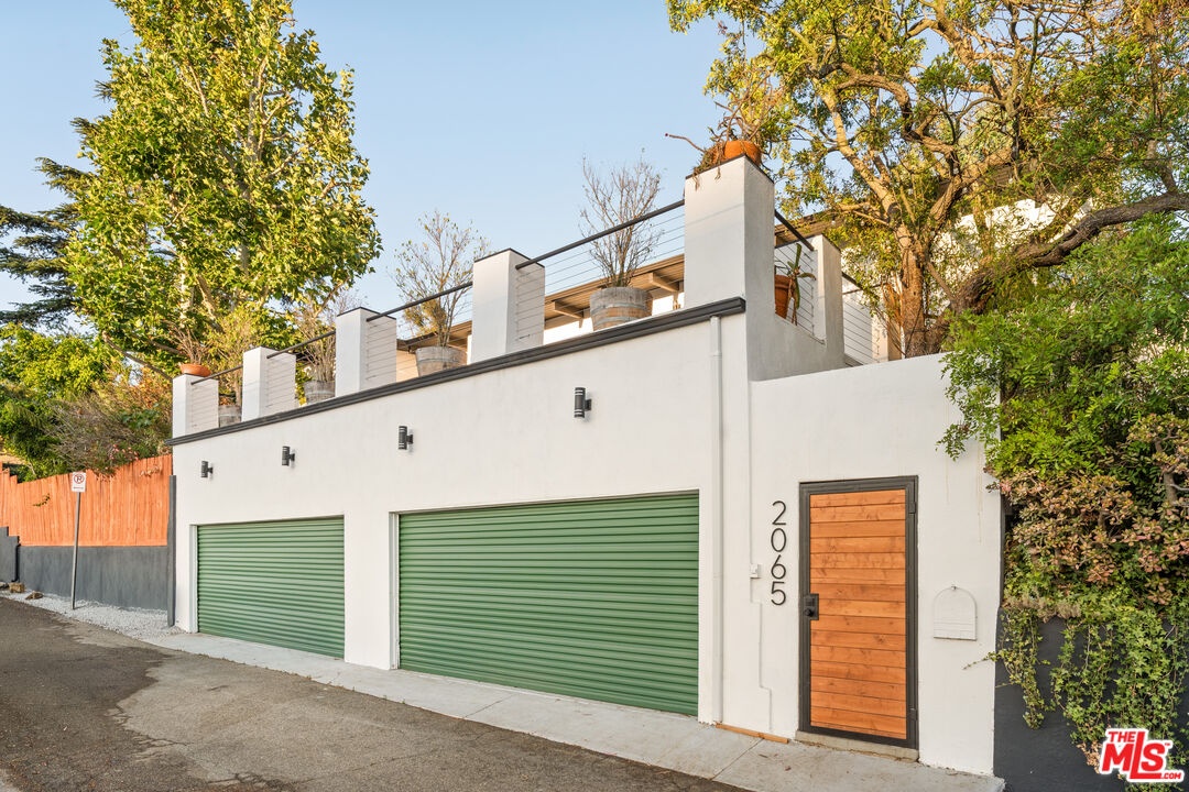 3 Car Garage