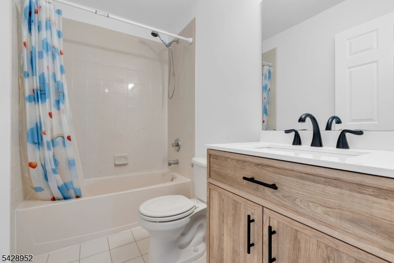 2nd Floor MainBathroom