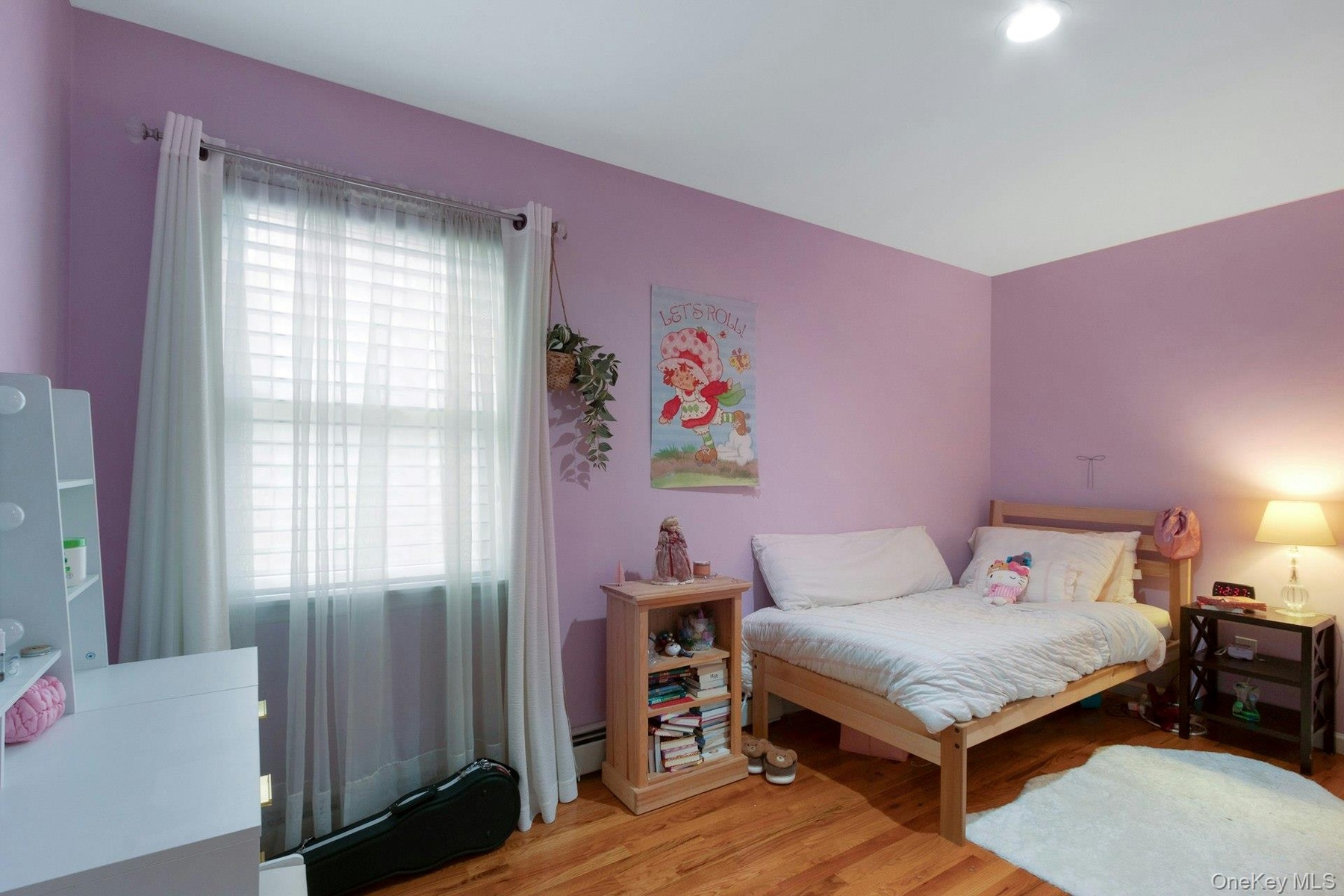 Bedroom #3, hardwood floors, sunlight
