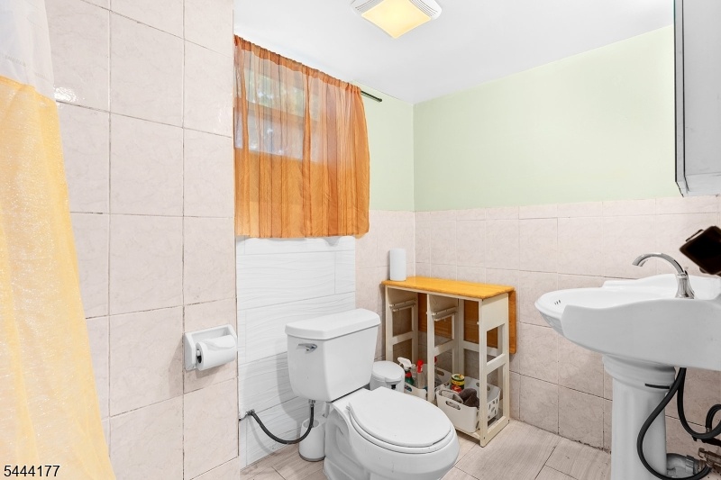 BATHROOM!