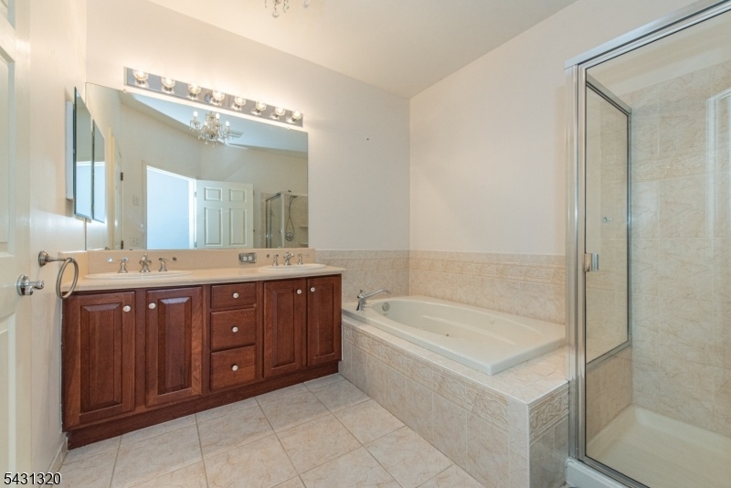 Primary En Suite Bath