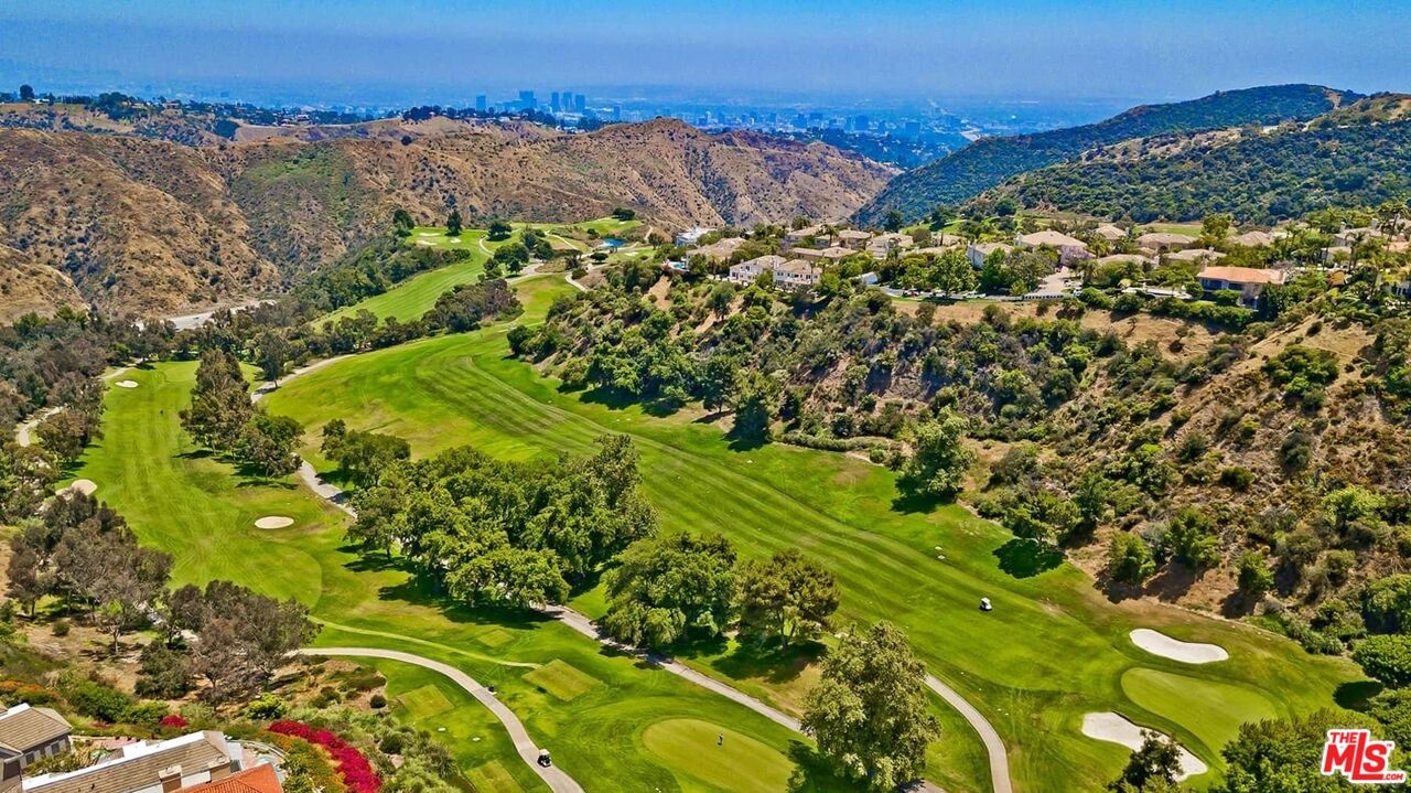 acres of scenic fairways at th