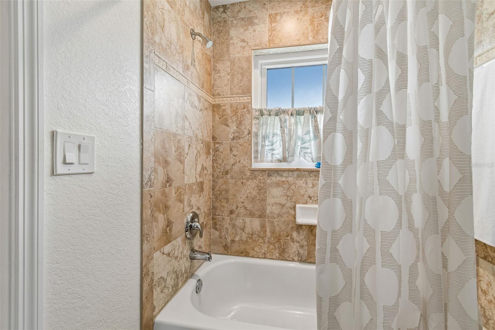 Shower/ tub combo