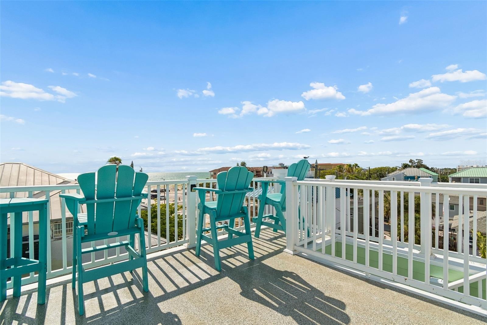 Roof top Deck Gulf views