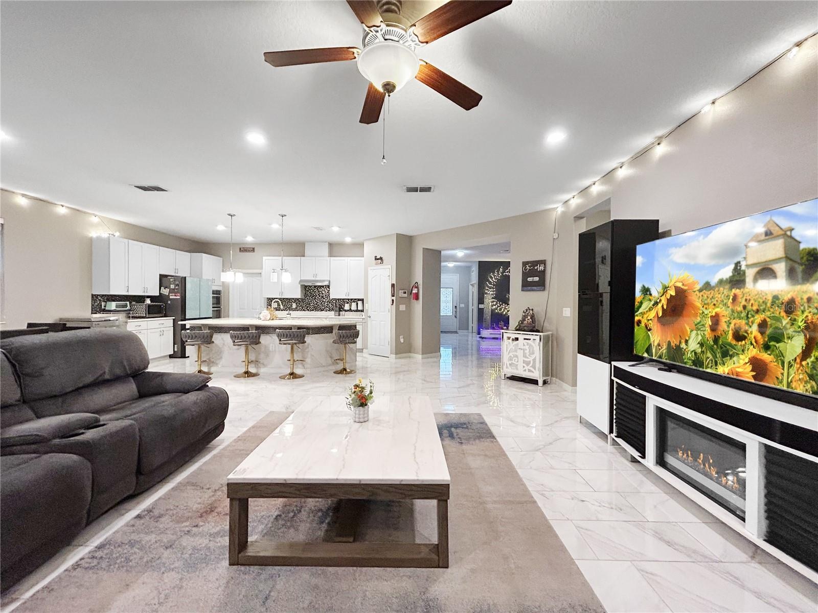 Living room/kitchen