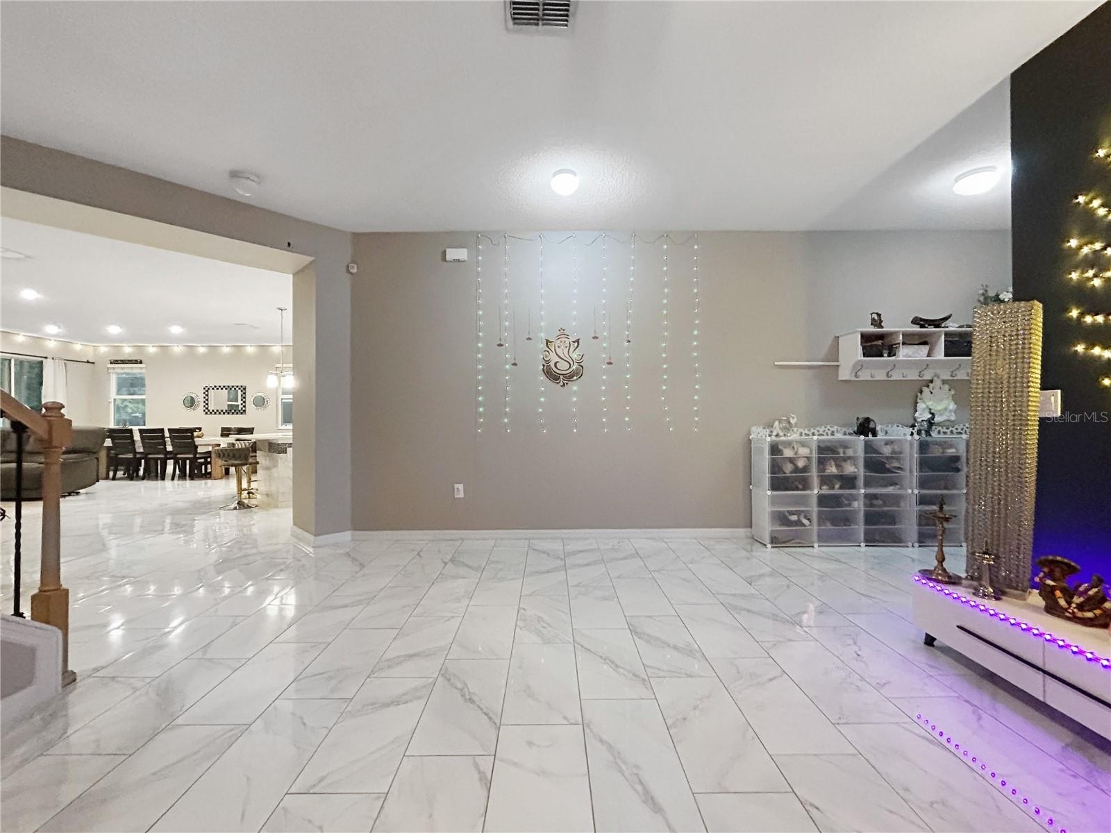 Guest living area/dining room