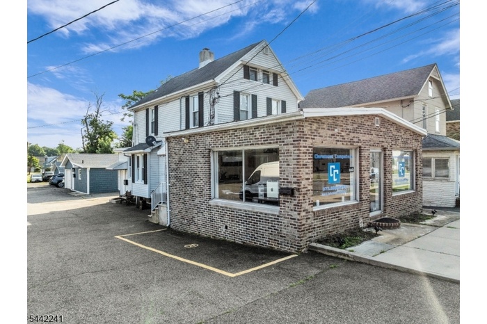 Front Comercial Building