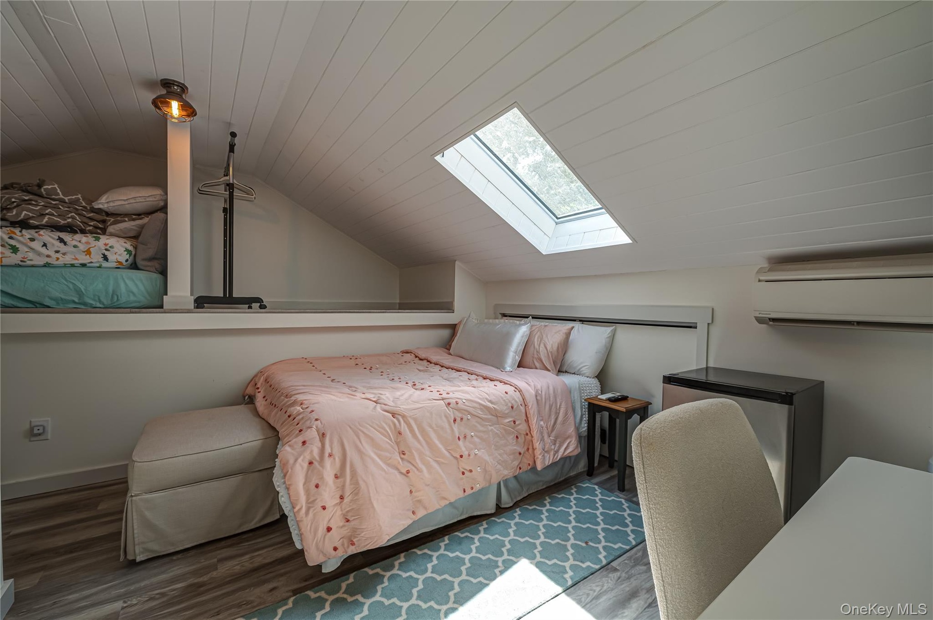 Loft above detached garage bedroom/sitting area