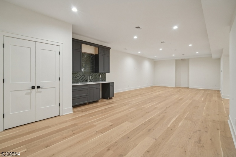 wet bar basement
