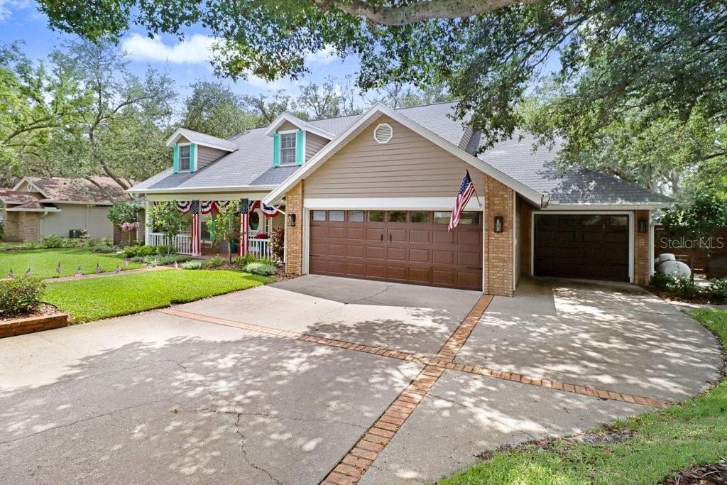 Oversized 3 car garage