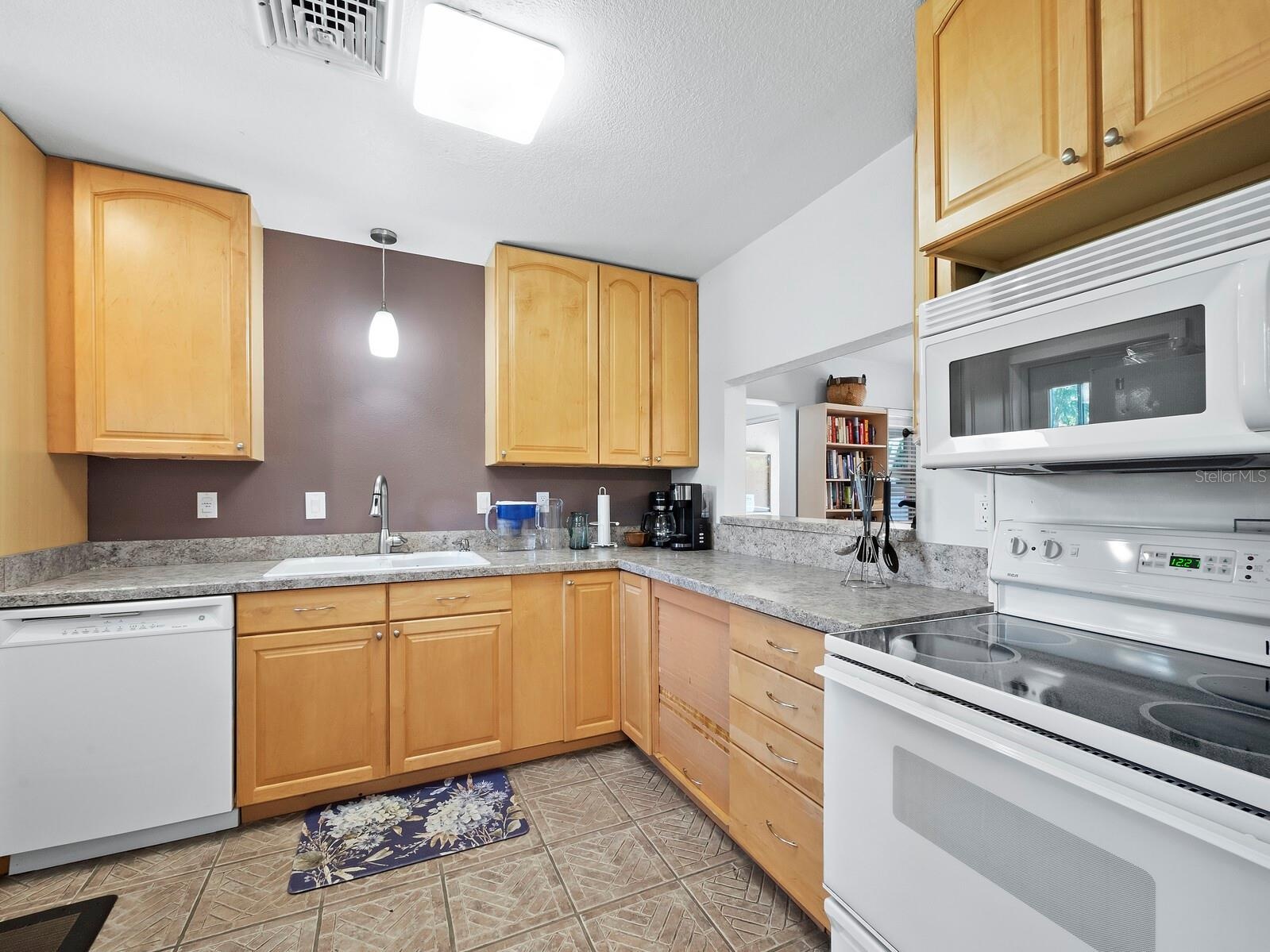 clubhouse kitchen