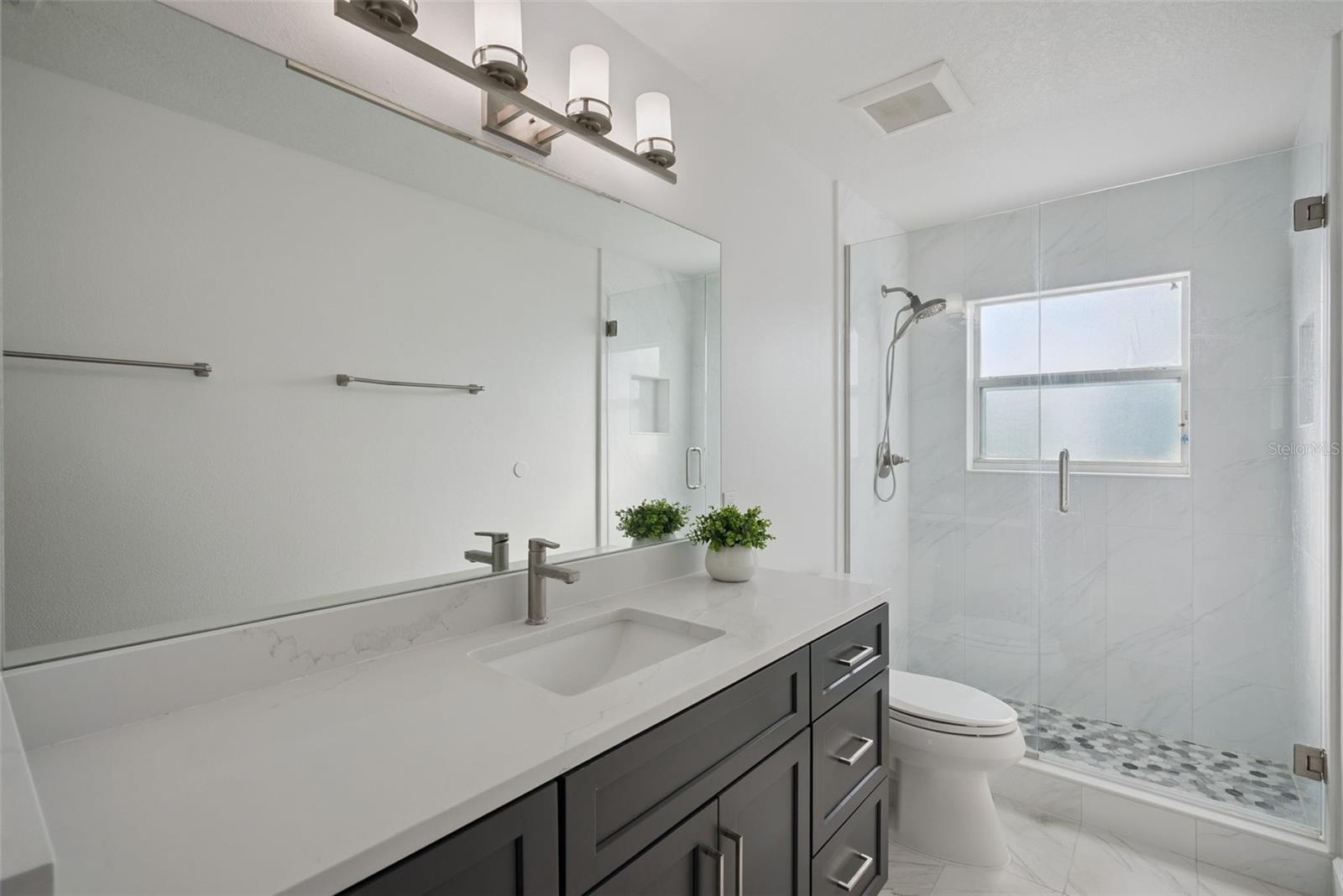 UPSTAIRS SECOND BATH