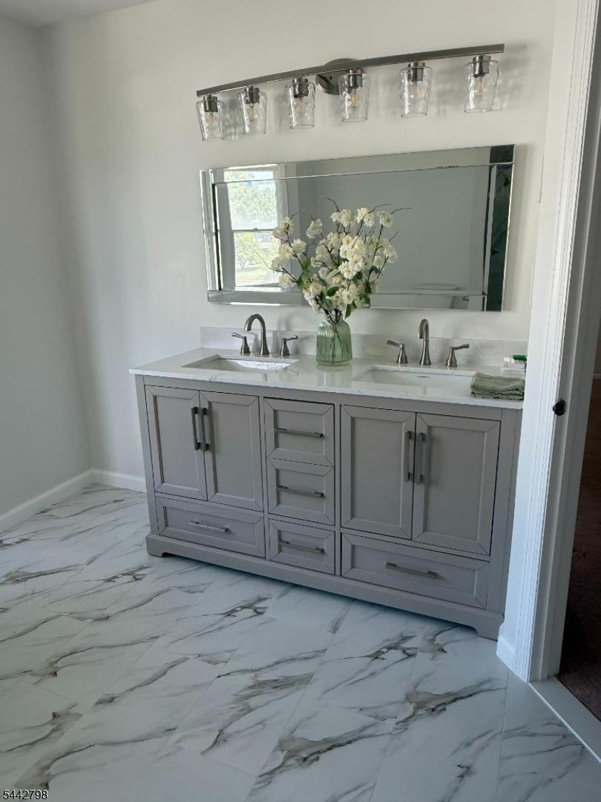 Master Suite Bathroom