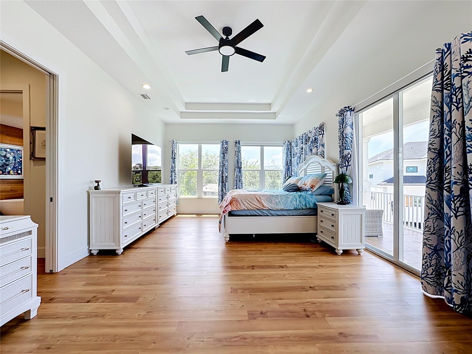 Spacious primary suite