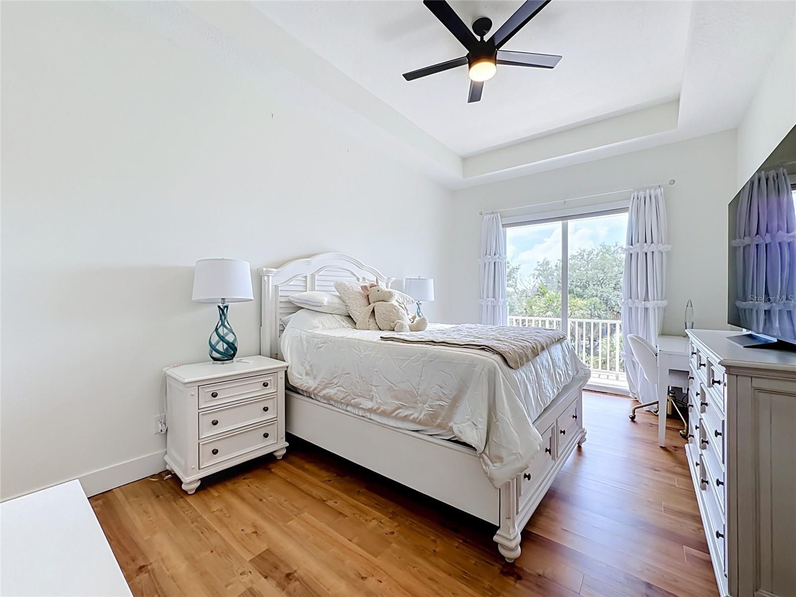 Bedroom 2 - 3rd floor