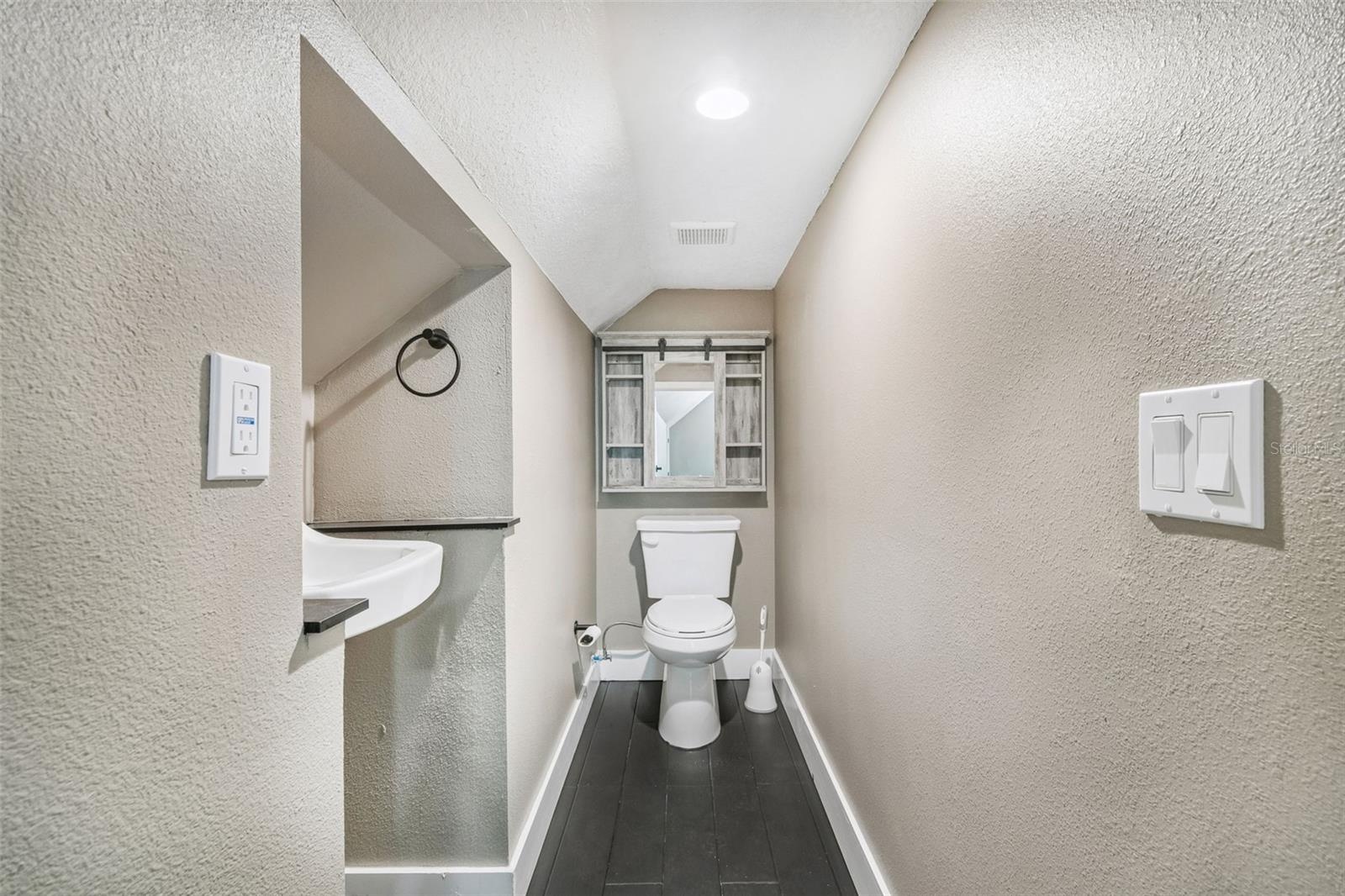 Bonus room half bathroom