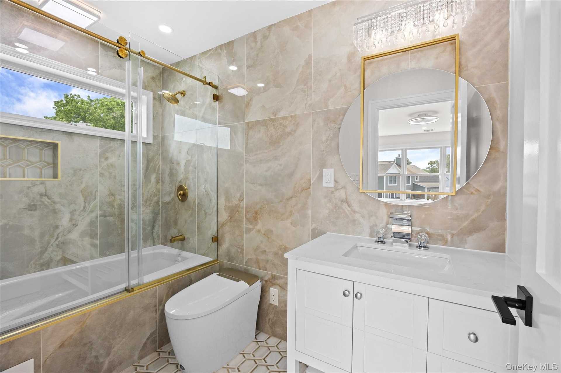 ANOTHER CUSTOM FULL BATH WITH JACUZZI! (1 of 5 Full baths!)