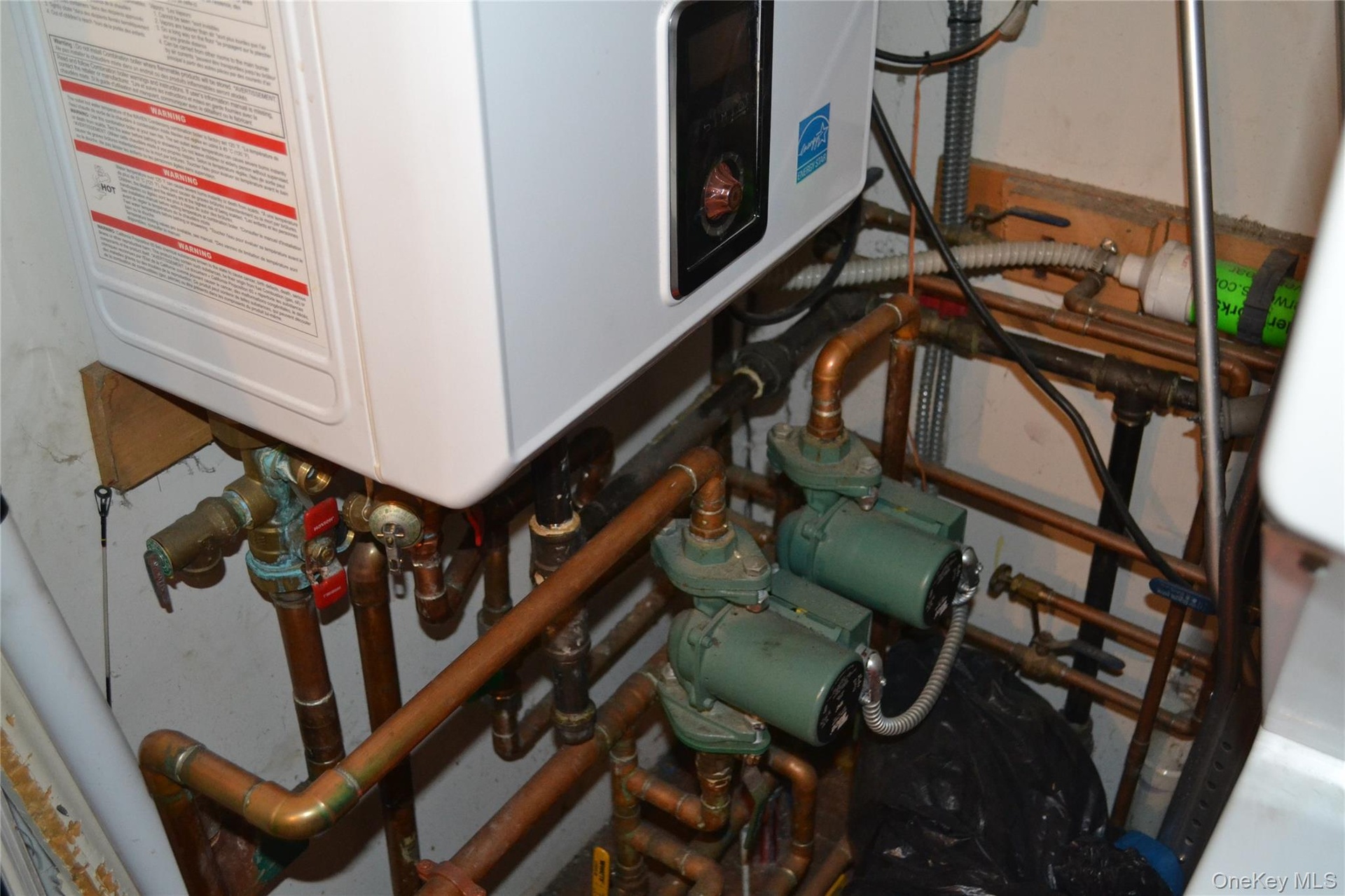 main house wall hung heating unit