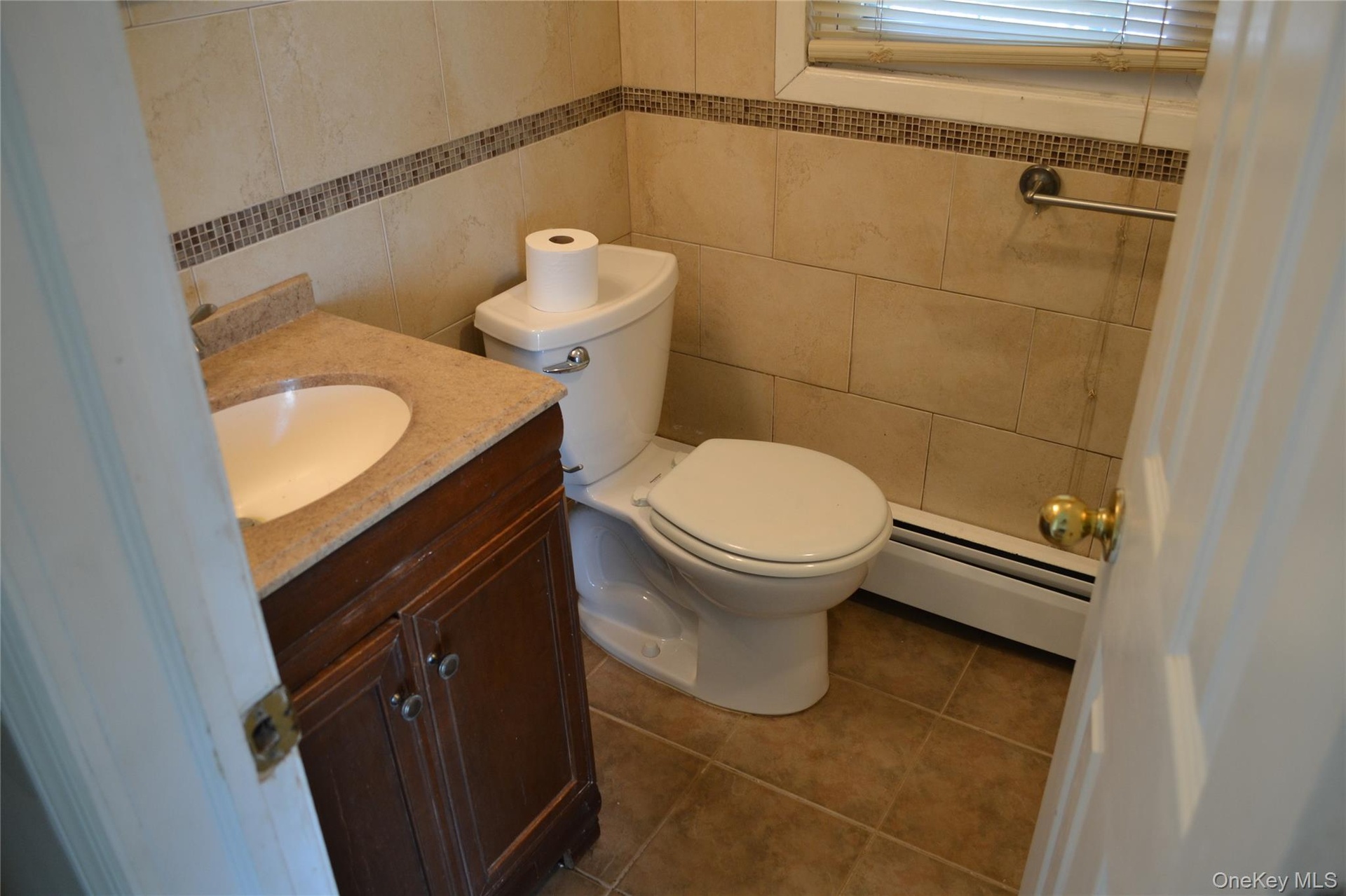 1BR bathroom