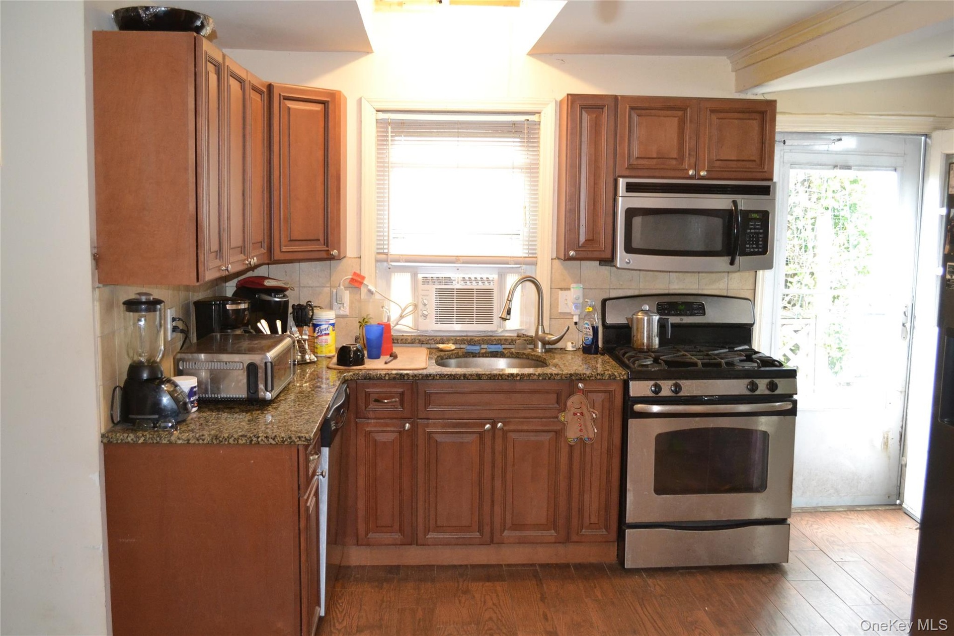 main house kitchen