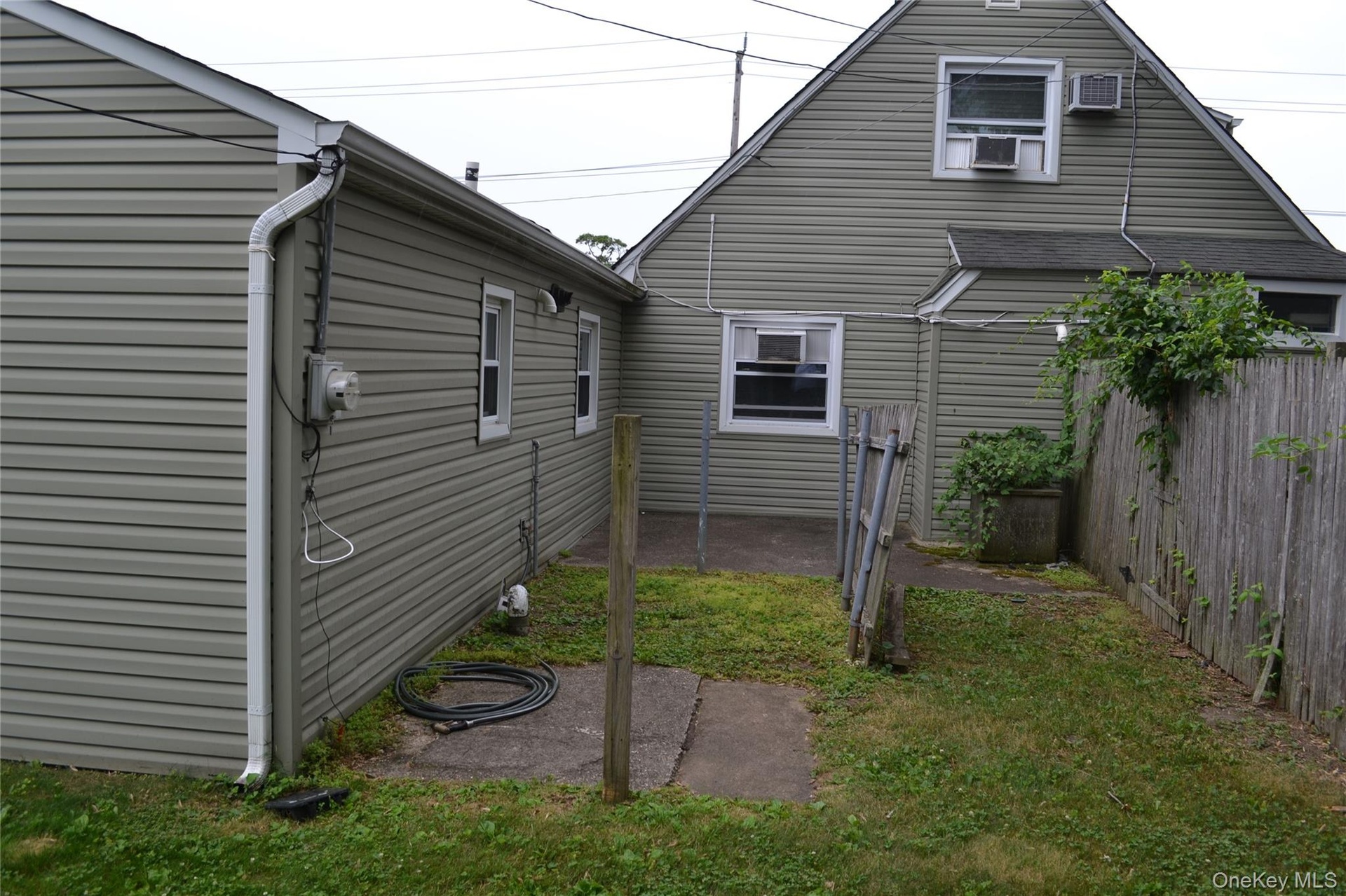 rear of house showing connection wall.