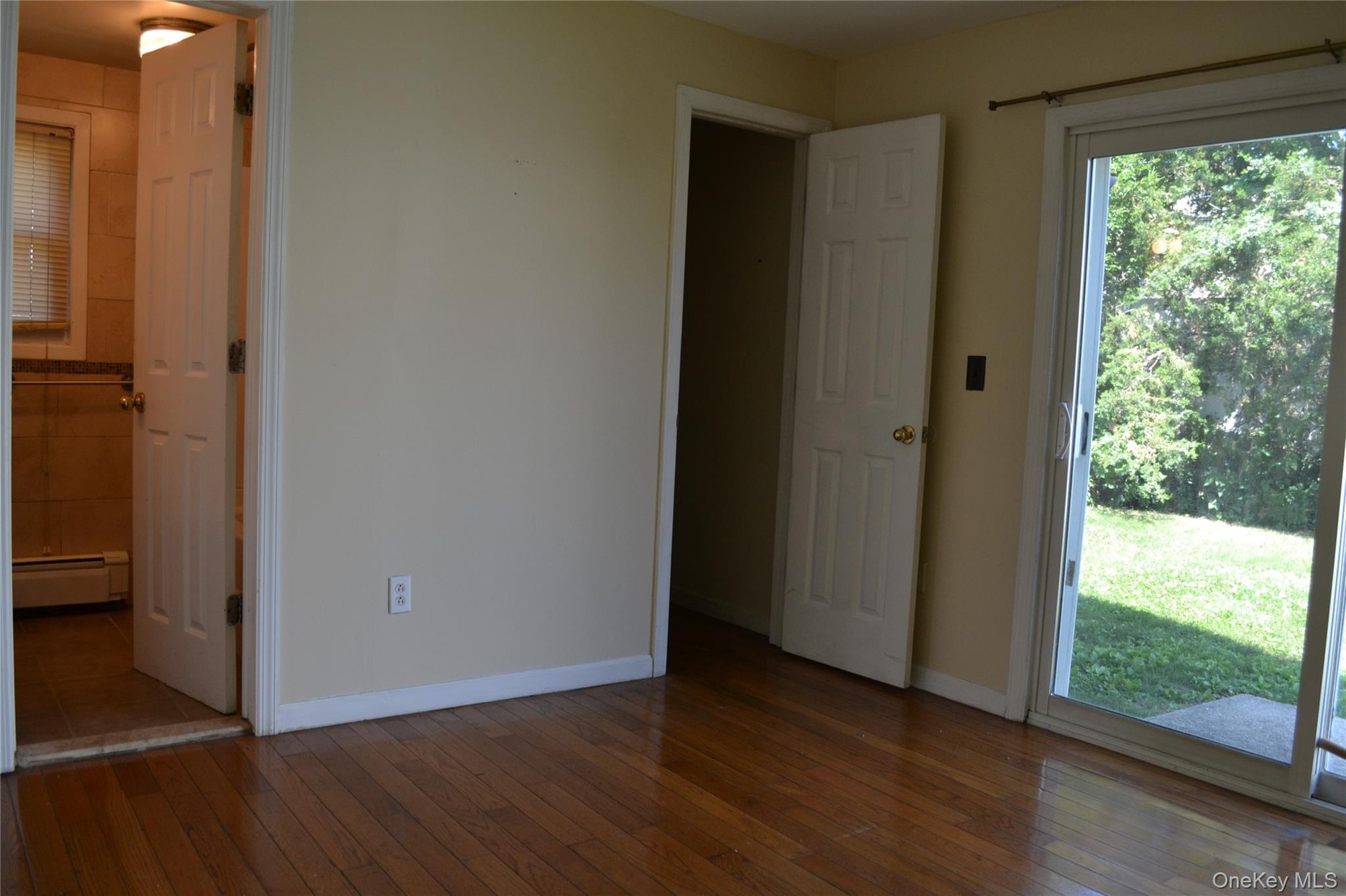 1BR / Bedroom view