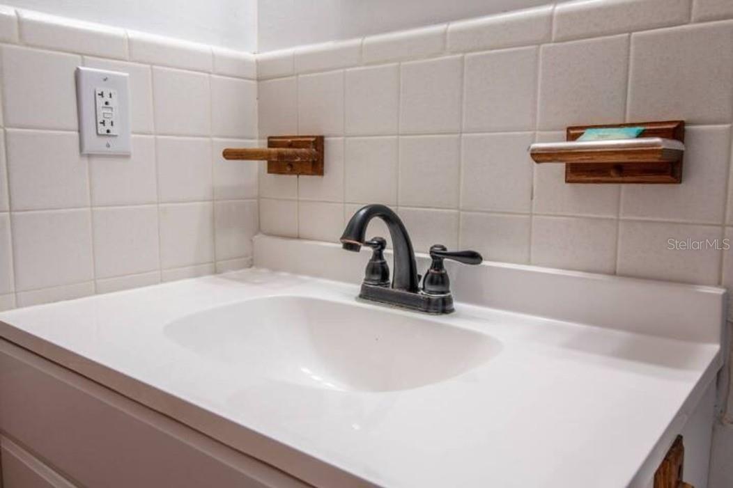 Bathroom sinks