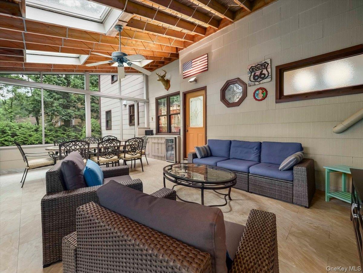 21x14 Screened patio