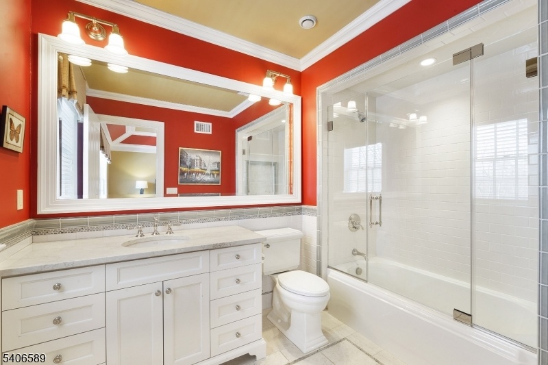 bedroom 2 ensuite bath