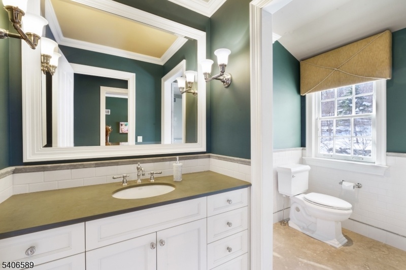 bedroom 3 ensuite bath