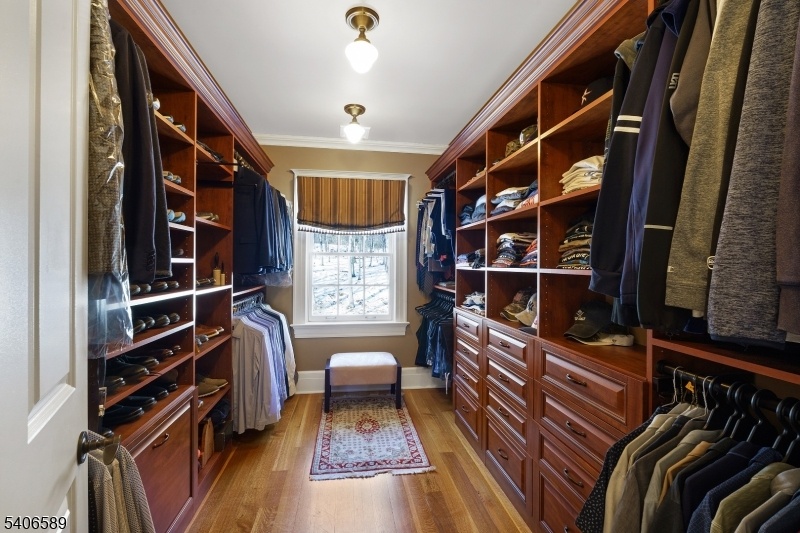 primary closet 2