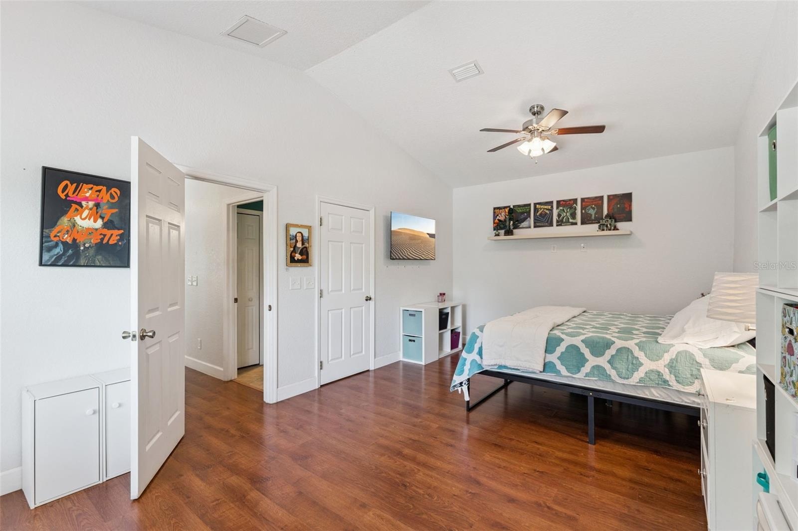 Detached apartment large bedroom