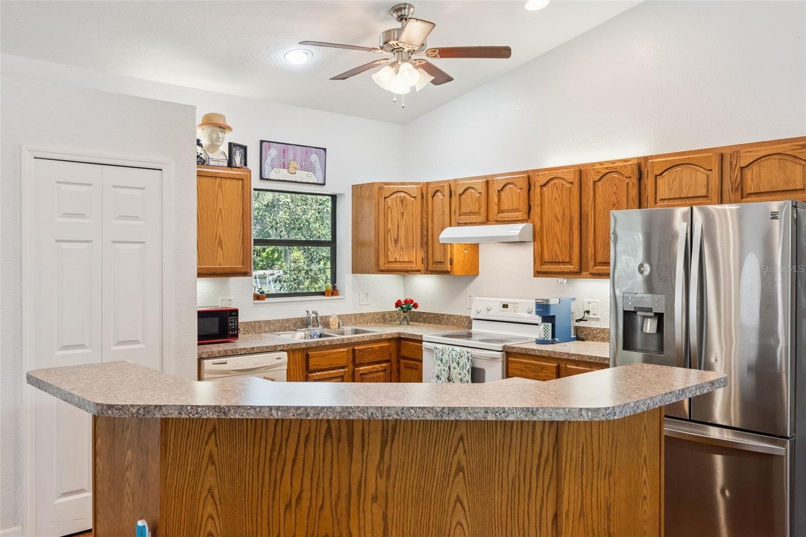 Detached apartment kitchen island