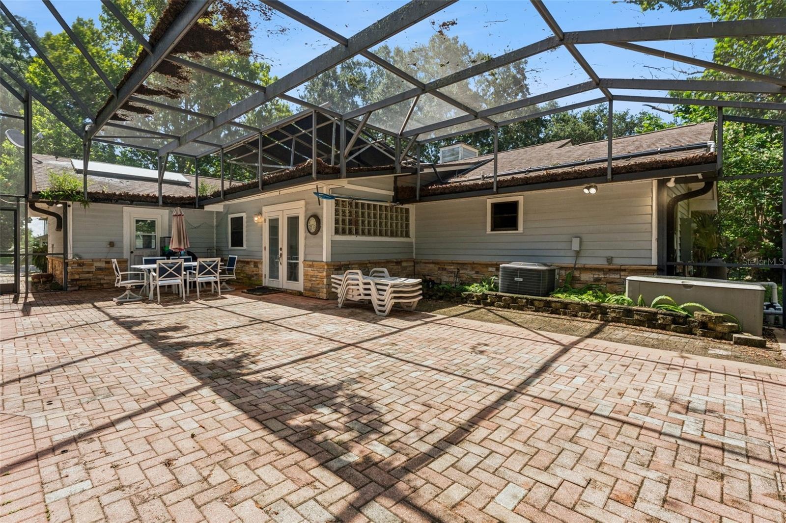 Large pool deck for entertaining and relaxing