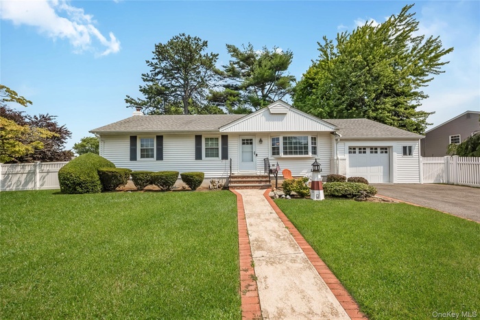 Great Curb Appeal and Double Driveway!