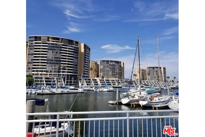 Marina City Club