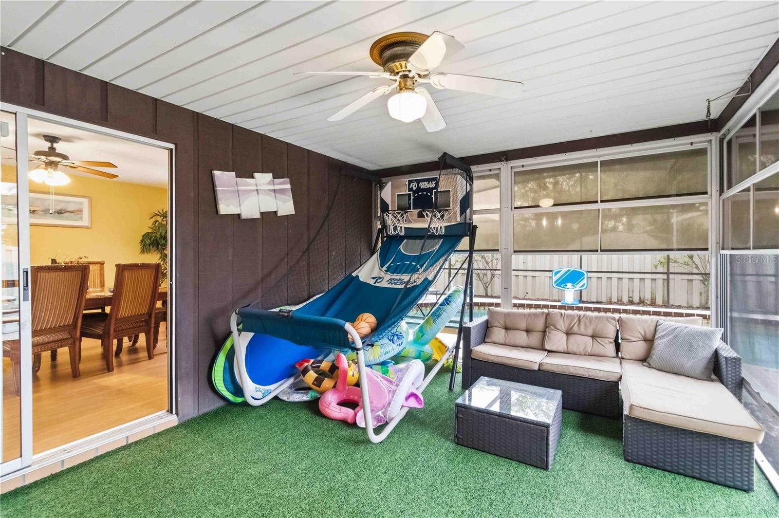 screened in lanai