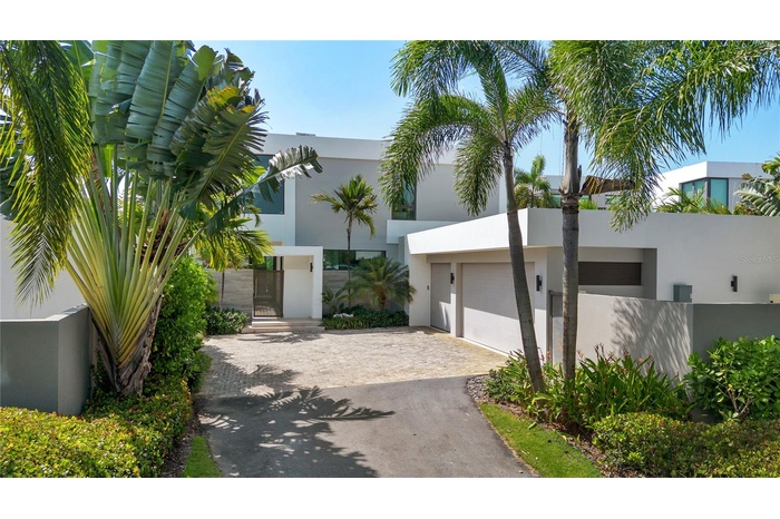 Welcome to The Enclave, an exclusive neighborhood within Dorado Beach Resort featuring just 28 residences arranged in a private cul-de-sac setting wit