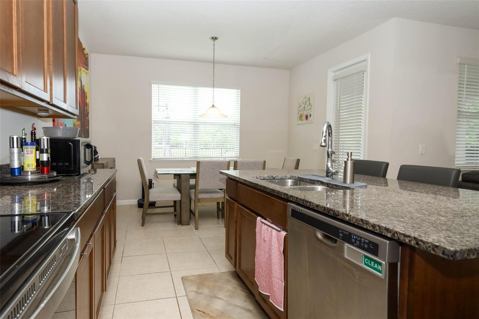 Kitchen / Dining area