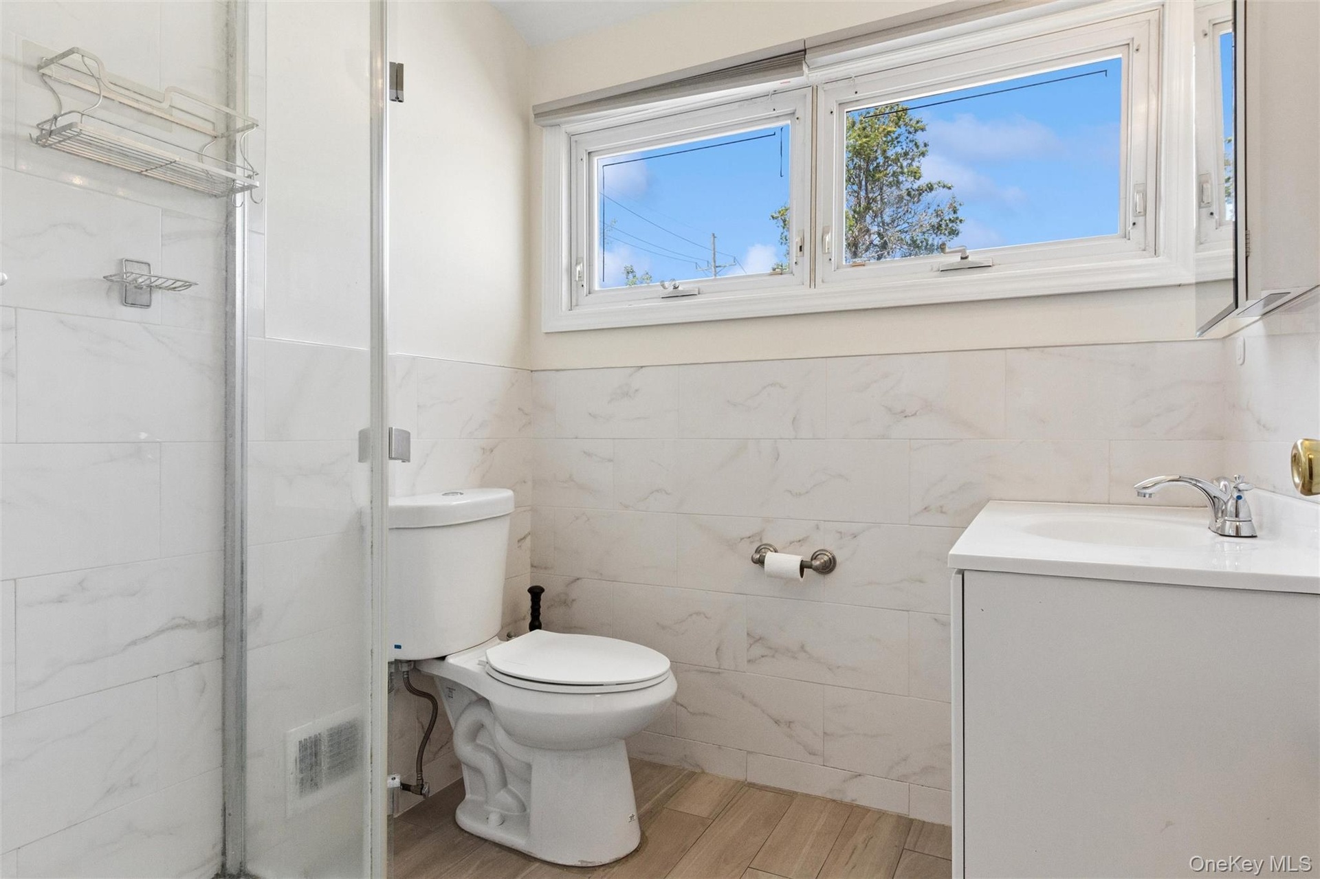 2nd Fl Bathroom
