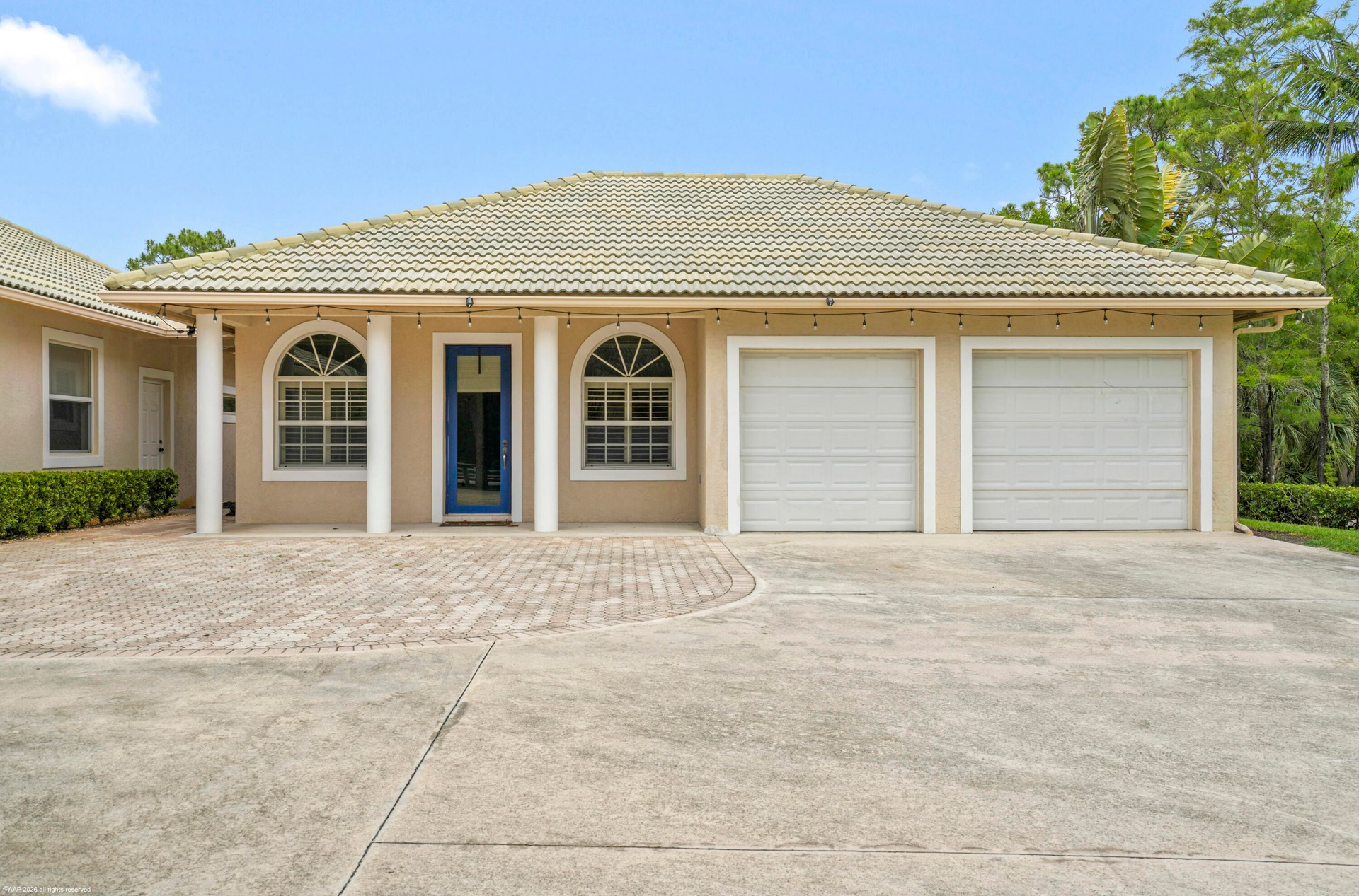 1BR/1Bth guest house with office and 2 car garage
