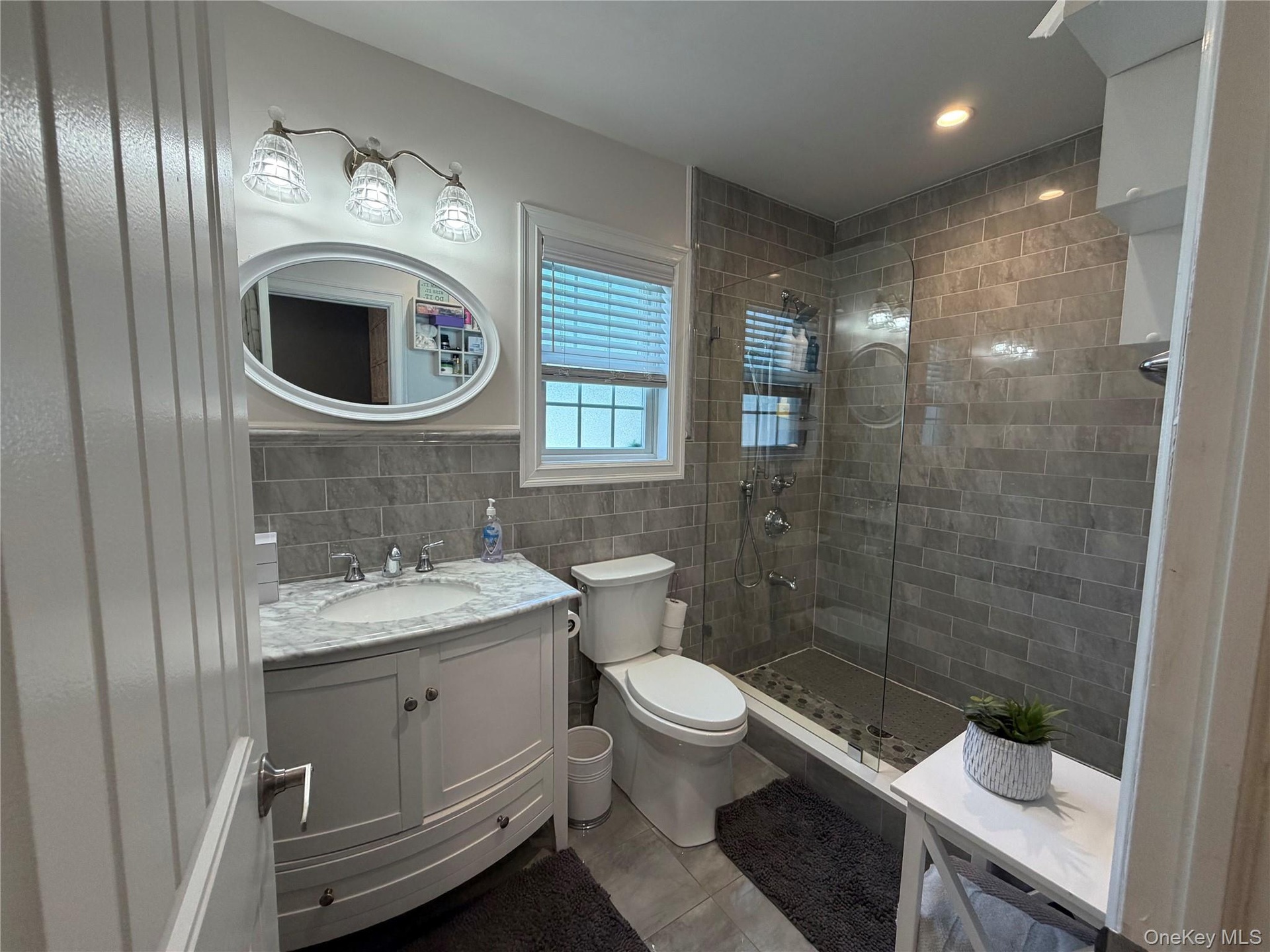 First floor full bath.