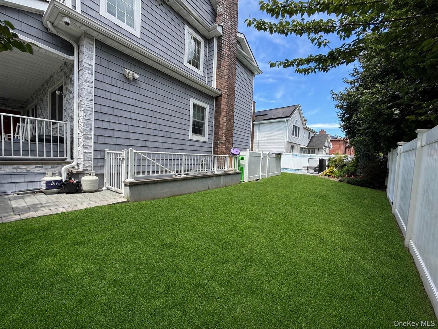 spacious side yard