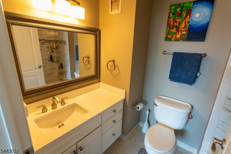Primary bath with jetted tub