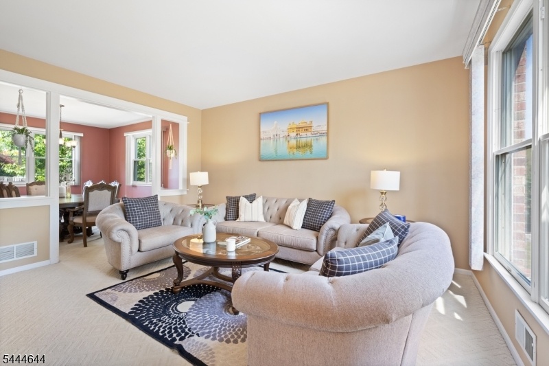 LIVING ROOM ALT VIEW